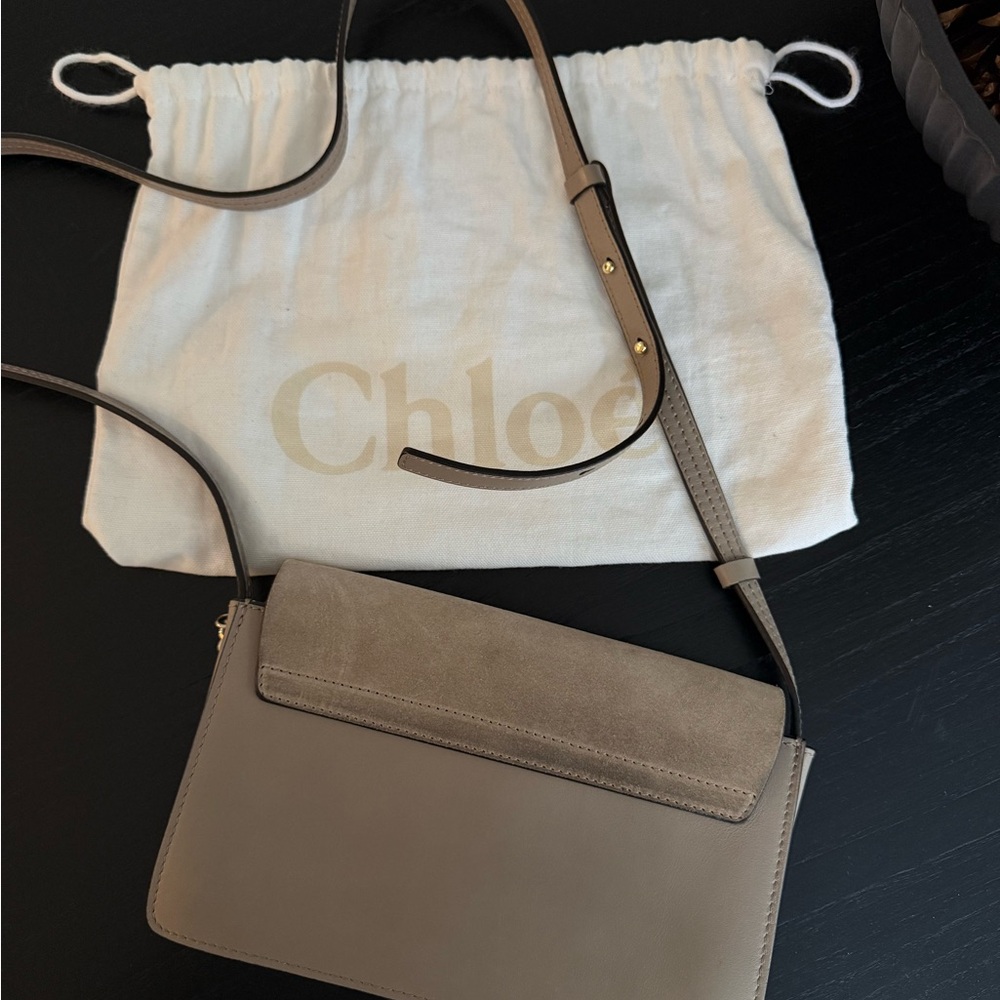 Chloe Faye Small Leather Purse - Picture 8 of 11